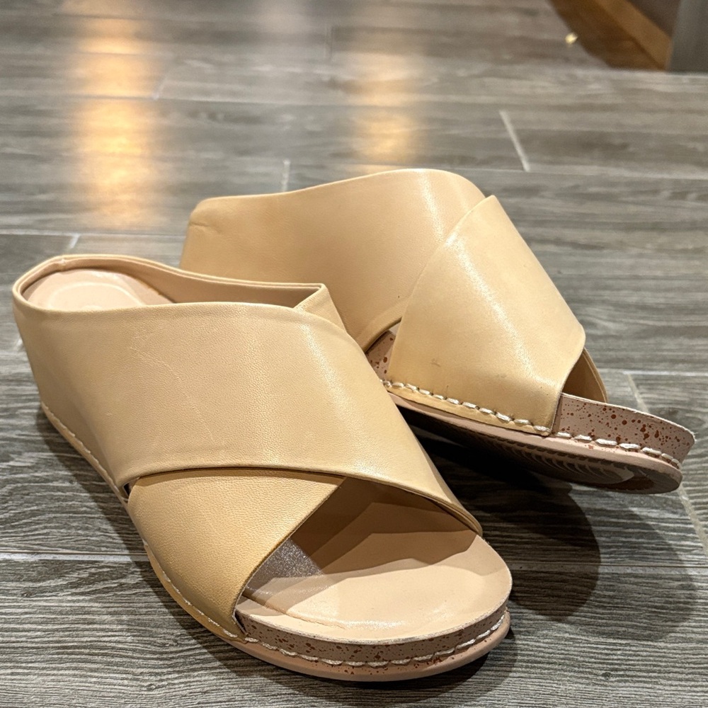 Ayalla by Antelope Women's Tan Slide Sandals